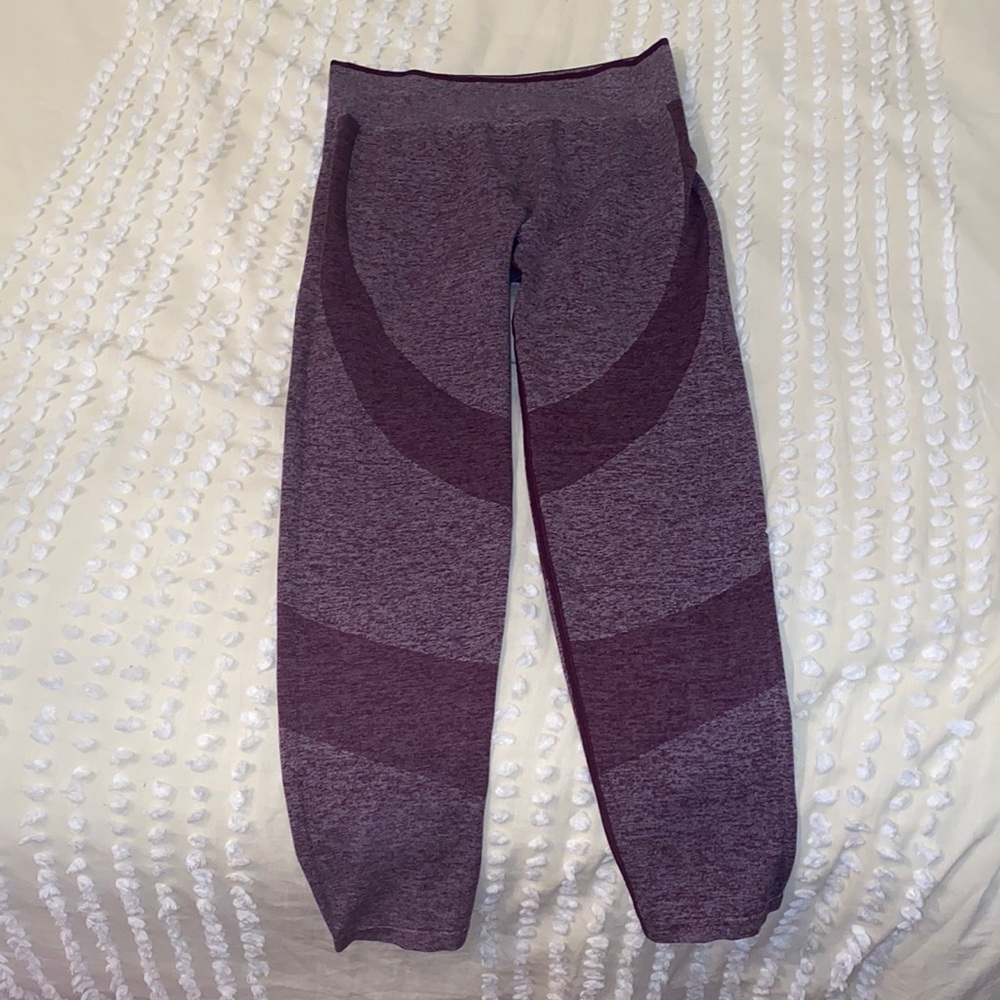 Purple/Maroon Pink Seamless Leggings size large